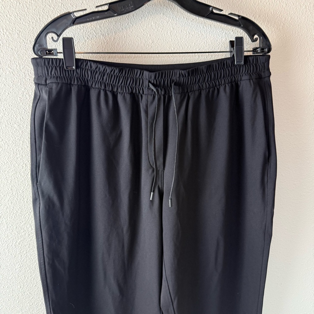 Lululemon Tapered-Leg Mid-Rise Pant 7/8 Length Luxtreme Black Women’s Large - Picture 4 of 11